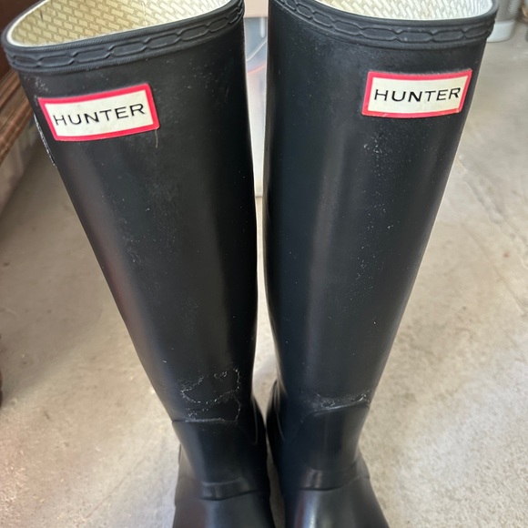 Hunter Classic Black Tall Boots - Picture 4 of 9